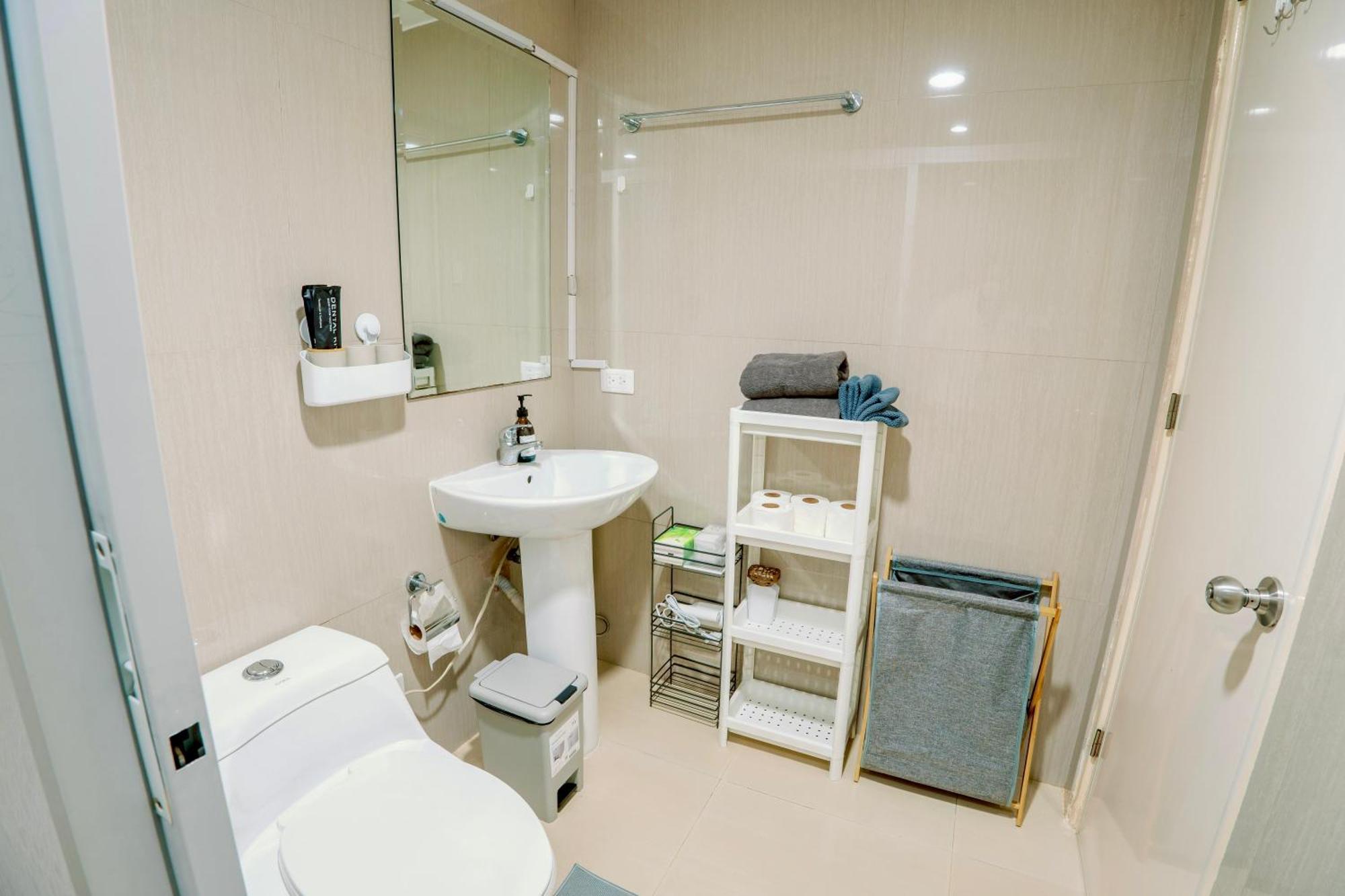 Spacious 2Br At Soma Bgc Near Sm Aura And Bonifacio High Street Manila Exterior photo